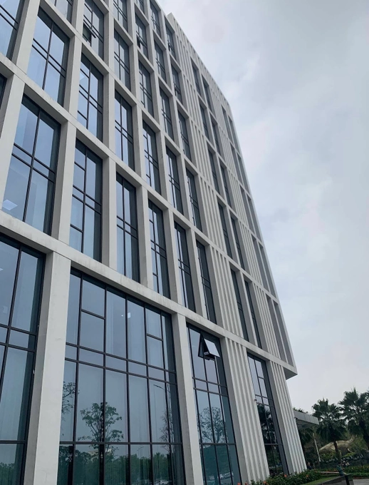 Mặt ngoài toà nhà